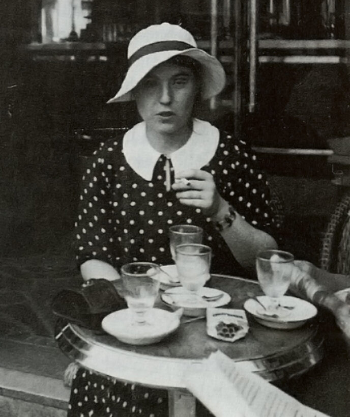 Anna Seghers im Café